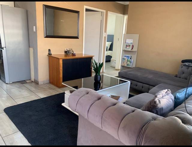 3 BEDROOM TOWNHOUSE FOR SALE IN PROTEA GLEN